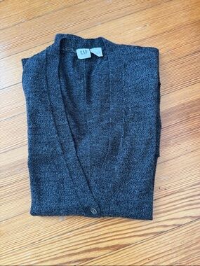 GAP Women’s Dark Charcoal/Black Marled Lightweight Merino Wool V-Neck Cardigan